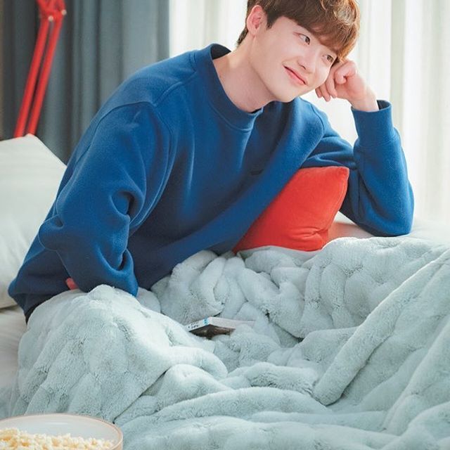 이종석, 헬로비너스 권나라와 열애중…소속사 "확인해 보겠다"
