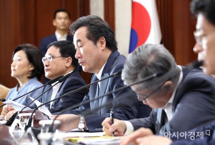 '원샷법' 5년 연장·신산업 기업도 지원…국무회의 심의·의결 