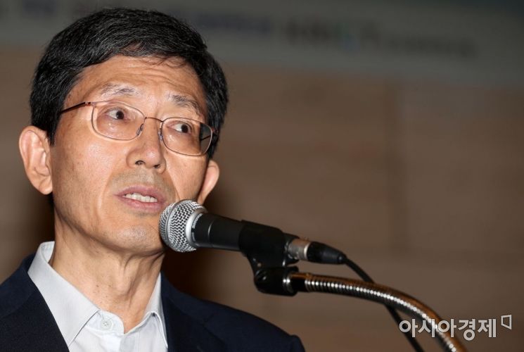 [포토]성경륭 경제·인문사회연구회 이사장 개회사 