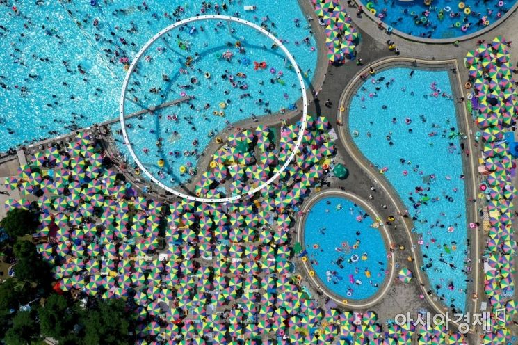 [포토]도심에서 즐기는 물놀이 