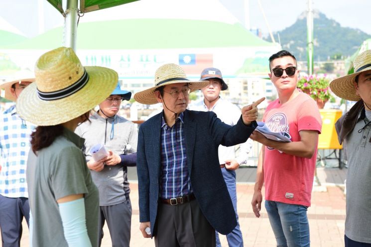 김종식 목포시장, 휴일 없이 섬의 날 행사 현장 점검