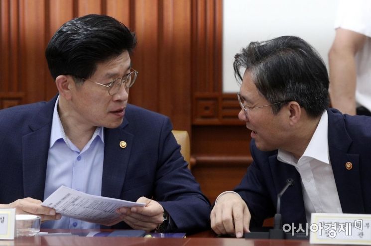 [포토] '무슨 얘기 할까'