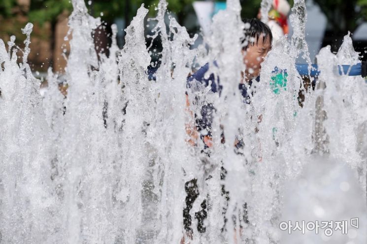 [포토] '폭염엔 물놀이지'