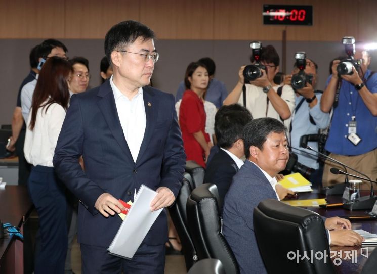 [포토]간담회 참석하는 손병두 