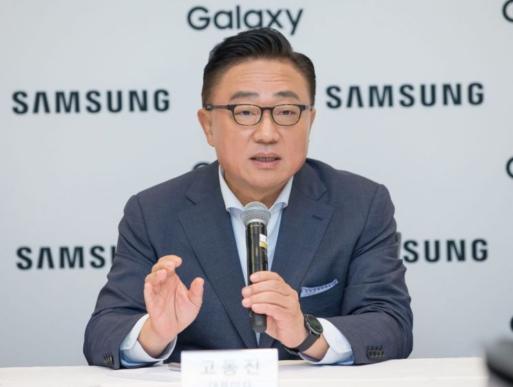 고동진 삼성 사장 "갤노트10·갤폴드, 日 영향 당장은 없다"