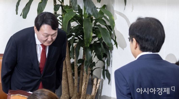 [포토] 황교안 대표 찾은 윤석열 총장