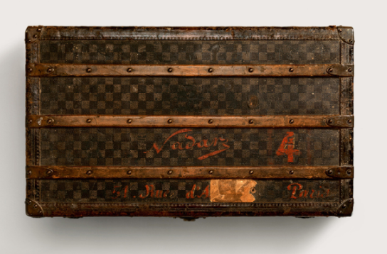 [로고의 비밀]루이비통 모노그램은 '모조품'때문에 만들어졌다고?