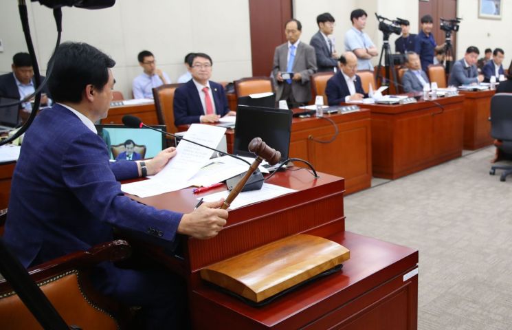 北 "초보적 이성도 없는 천하의 얼뜨기들" 국회 맹비난