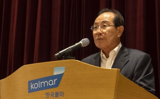 윤동한 회장, 한국콜마홀딩스 대표이사직 사임…"현상에 책임지겠다"(종합)