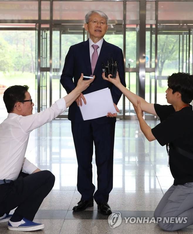 부실학회 논문 투고, 최기영 후보자 "지도교수인 나의 잘못"