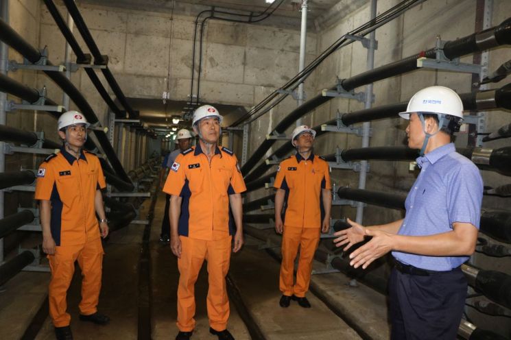 광주 동부소방서, 폭염대비 지하 전력구 현장 점검