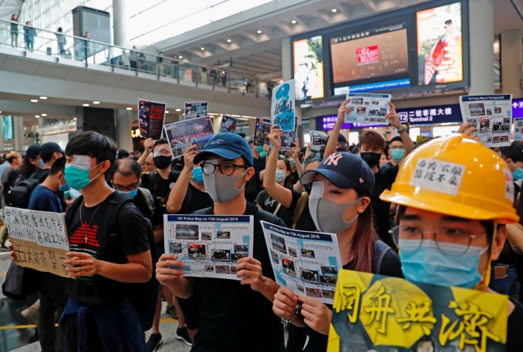 트럼프 "中 병력 홍콩 경계 이동 중…모두 안전해야" 경고