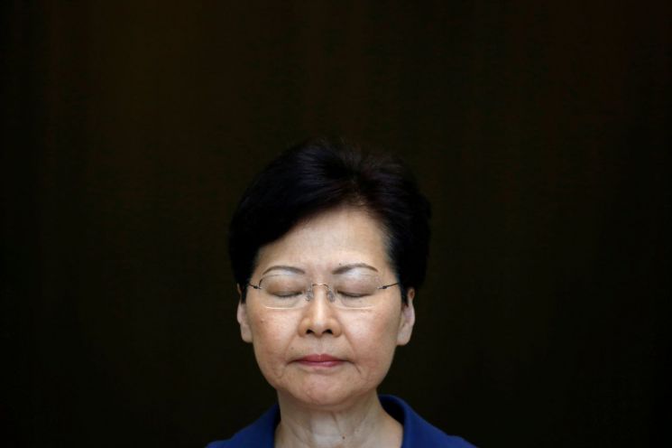 캐리람 "홍콩은 심각한 부상…사퇴는 안해"