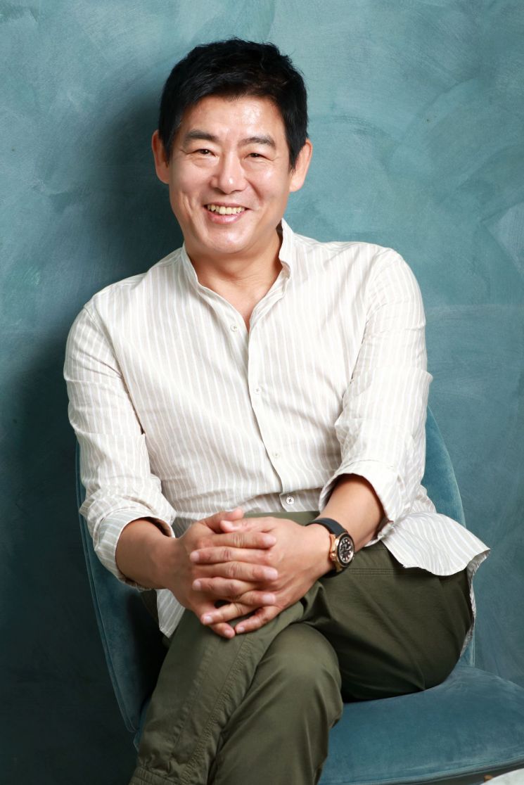 [인터뷰②]'변신' 성동일 "다작? 쉬는 건 사후에..많이 해야 배우죠"