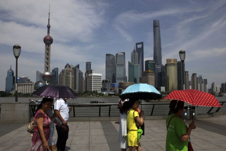 상하이, 홍콩 흔들리자 다국적기업 러브콜 