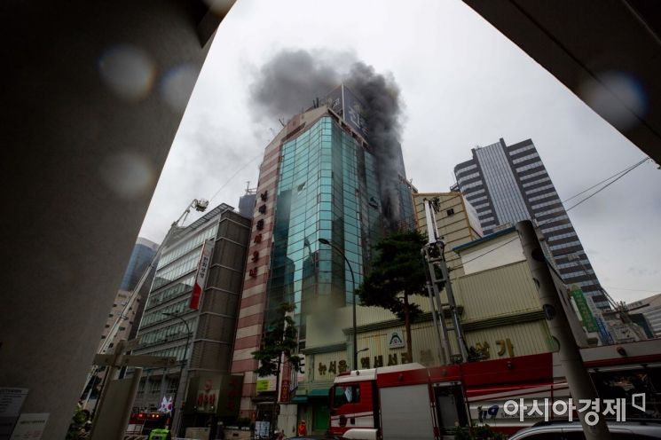 [포토]남대문 오피스텔 화재 발생