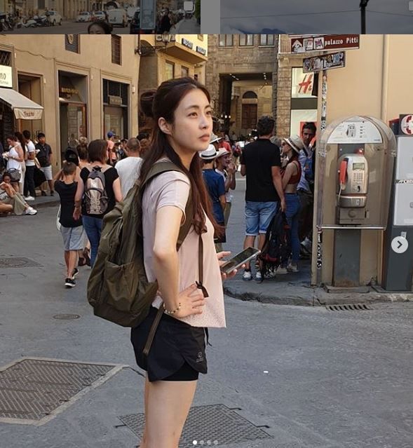 강소라 유럽 배낭여행 中…하품 해도 돋보이는 각선미