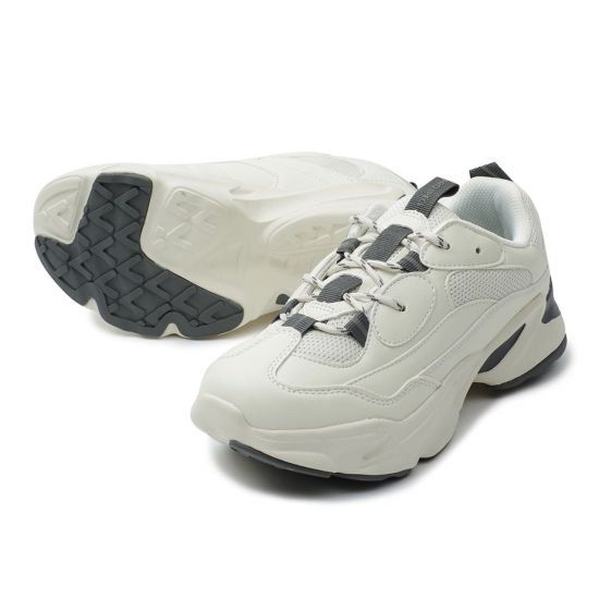 [신상 뜯어보기] 유행 막차에 올라타다…늦게 배운 어글리슈즈의 매력