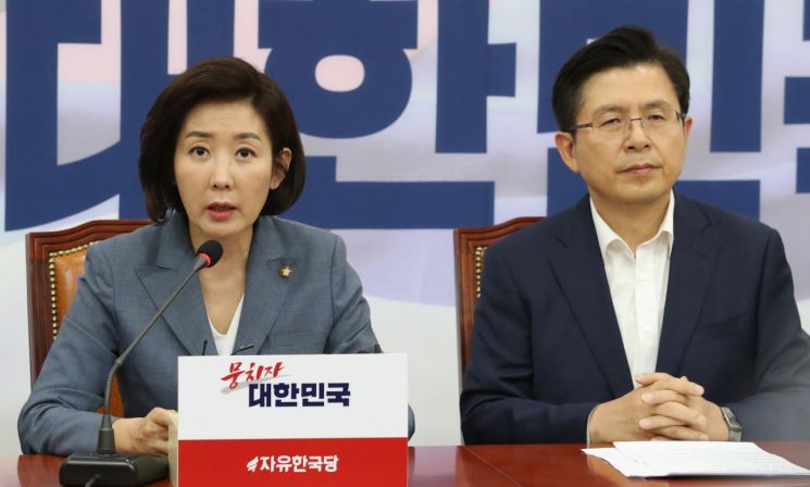 나경원 자유한국당 원내대표(왼쪽), 황교안 대표(오른쪽). 사진=연합뉴스