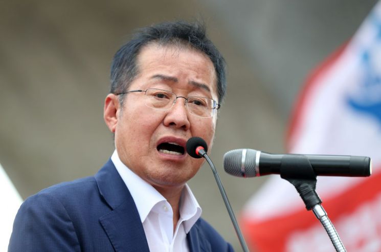 홍준표 “나경원 '민주당 2중대' 자처…야당 망치지 말고 사퇴하라”
