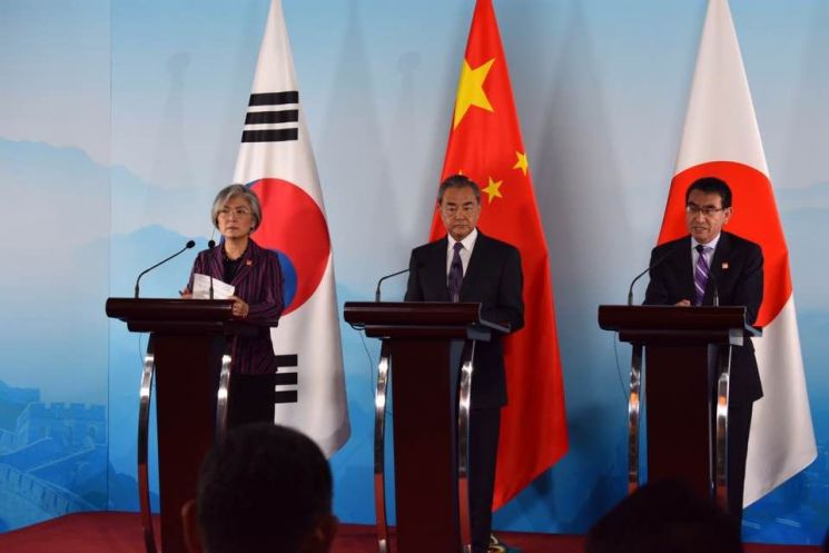 한중일 '협력' 강조했지만 '역사직시' 놓고는 엇박자