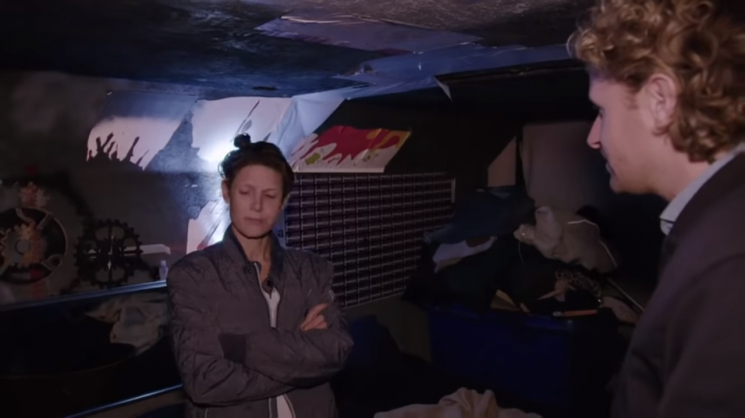 지난달 26일 유튜브 채널 'Sad History X'에는 "라스베이거스 터널에 사는 제니 리(본명 스테파니 새도라)"(Jenni Lee homeless and living in Las Vegas tunnels)라는 제목의 영상/사진=유튜브 화면 캡처