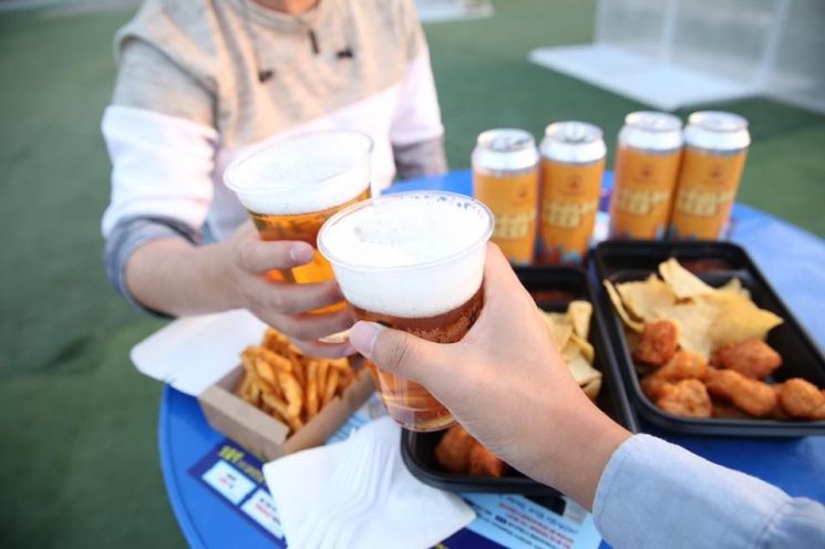 세계 다양한 맥주를 마시며 공연을 즐기는 '2019 송도맥주축제'가 23~31일 인천 송도달빛축제공원 일원에서 펼쳐진다.