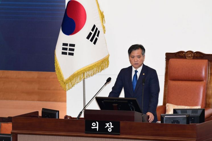 신원철 서울시의회 의장 “비상한 외교적·경제적 상황 시민들과 함께 지혜롭게 극복”