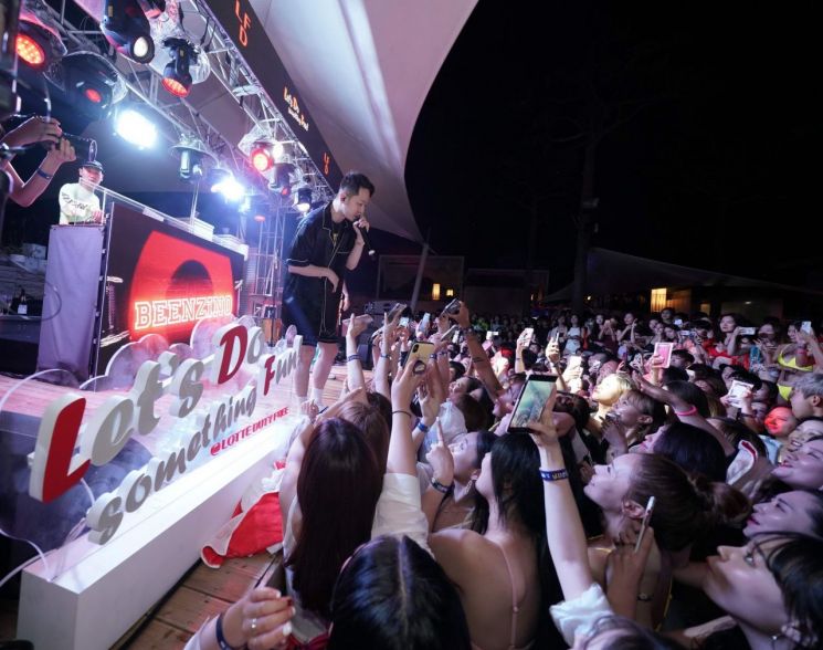 롯데면세점, 반얀트리 호텔서 '냠다른 풀파티' 열어