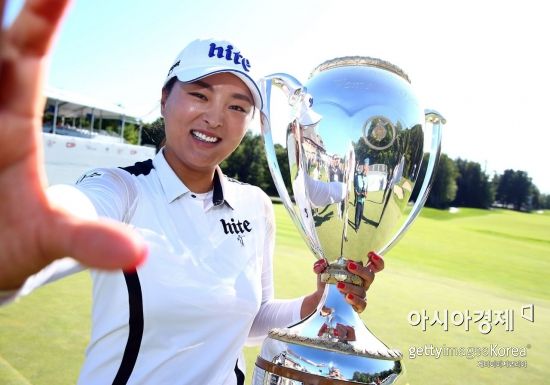 고진영의 '보기 프리' 퍼펙트 우승 "4승 꿀꺽"(종합)