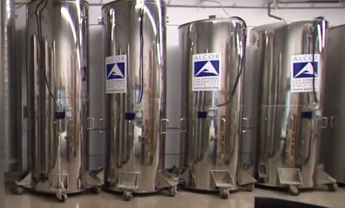미국 알코사의 냉동인간 캡슐. [사진=유튜브 화면캡처].
