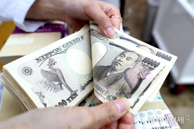 "취약한 日엔화...아시아 통화전쟁 우려도 커진다"