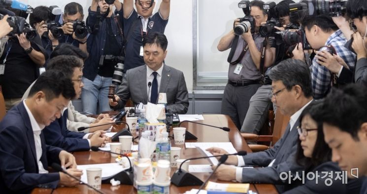 정개특위 안건조정위 '선거제 개혁안' 의결…한국당 "민주주의 폭거"