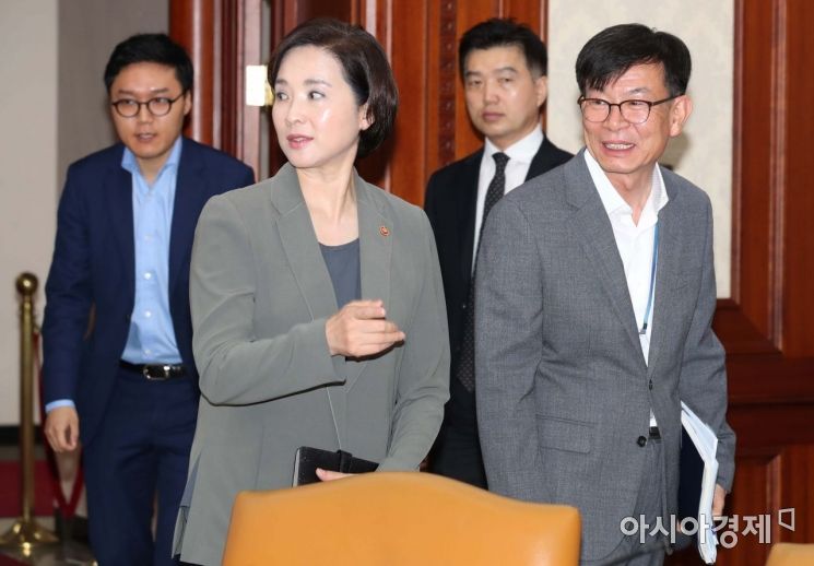 [포토]회의 참석하는 김상조·유은혜 