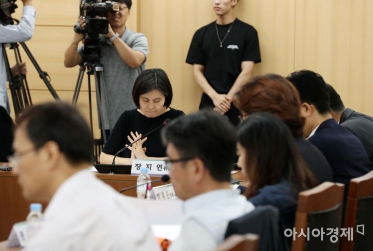 [포토]생각에 잠긴 장지연 위원장 