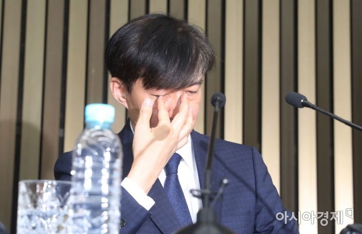 '의혹 반박' 조국, 딸 얘기엔 눈시울…도덕성 해명, 정책소신 피력 (종합) 