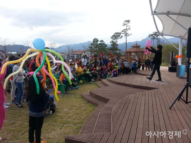 곡성군, 추석 연휴 섬진강기차마을서 다채로운 행사 