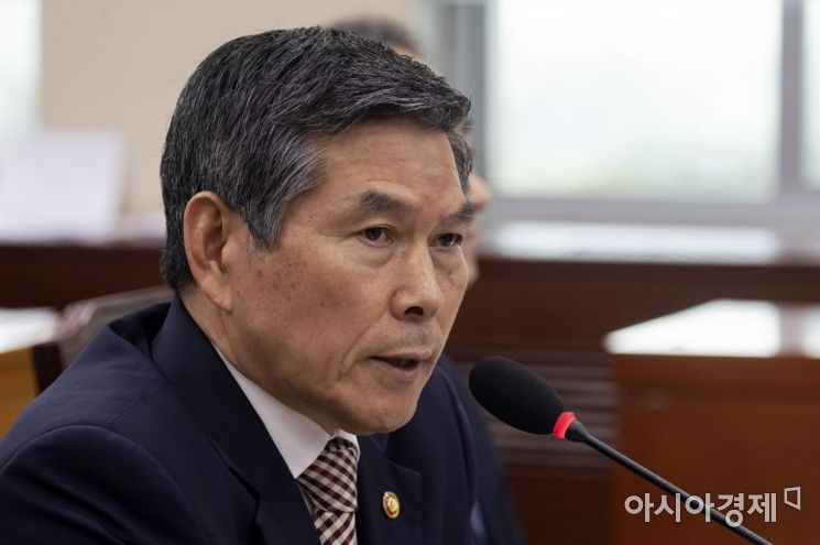 [포토] 답변하는 정경두 국방부 장관
