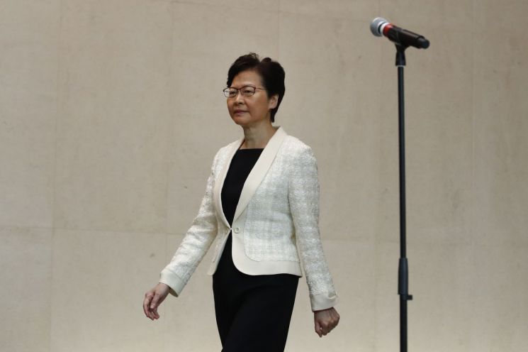SCMP "홍콩정부, 송환법 공식 '철회' 선언"(상보)