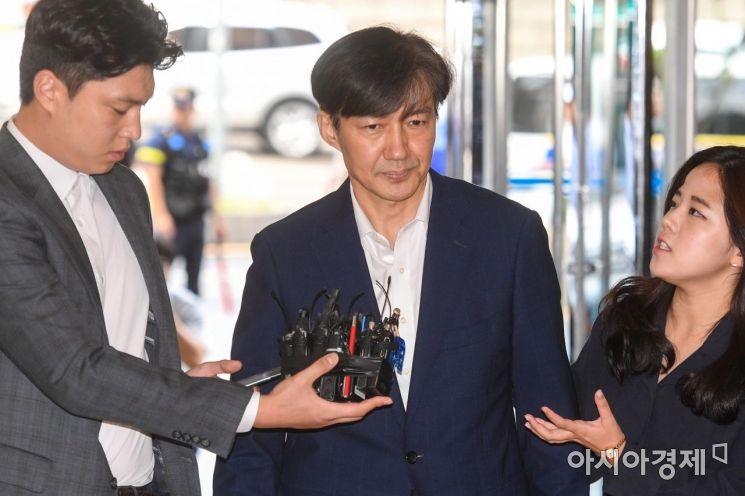 한국당, 조국 '동양대 총장상' 의혹 총공세…유시민·김두관 '의혹 부인'