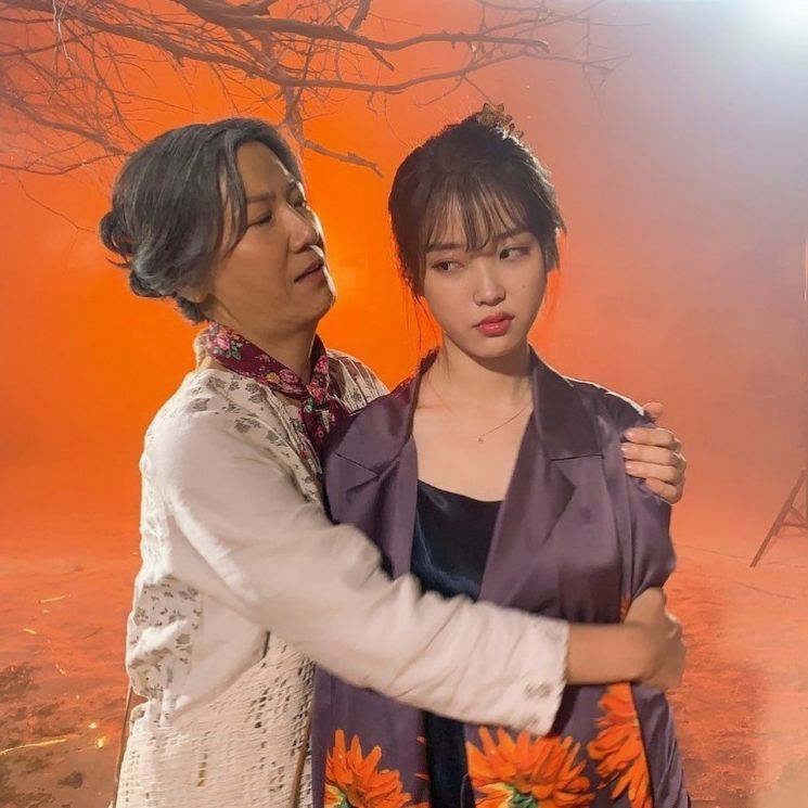 '종영기념' 장만월 사장님, 인스타 털기.jpg