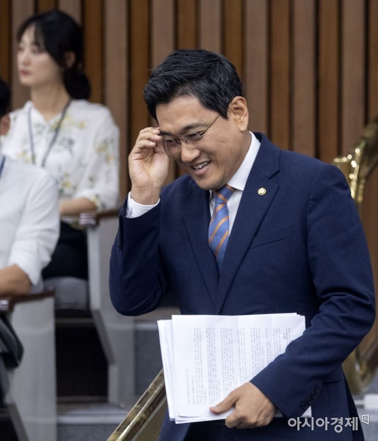 오신환 “‘조국=文정권’ 정신 나간 민주당…한국당도 이해 안 돼”