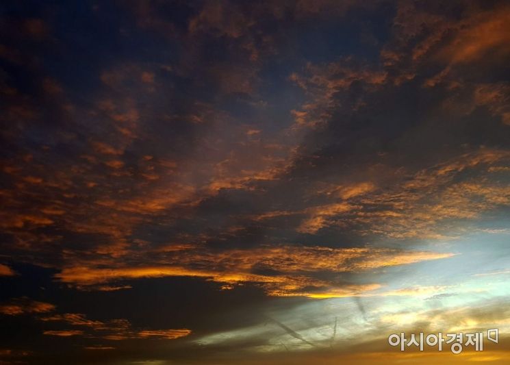 [포토] 태풍이 오기 전 환상적인 노을