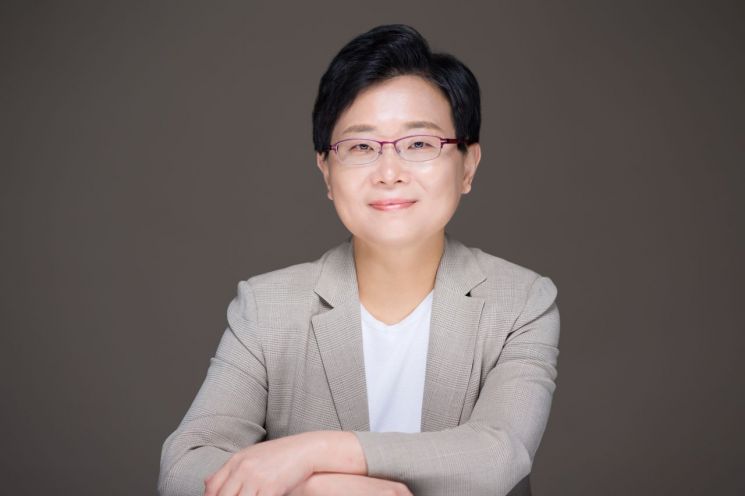 [아시아초대석] 임일순은 누구…유통업계 첫 여성 CEO '혁신' 아이콘