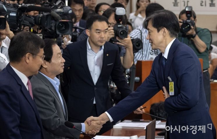 주광덕 "딸 서울대 인턴 허위, 고등학생 기록 없어"…조국 "사실 아냐"