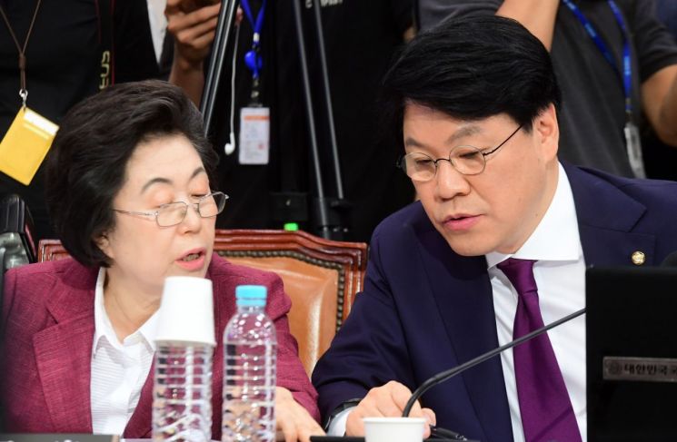 이은재 "입학은 '아빠 순'…조국 부부의 눈물겨운 딸 사랑이자 스펙 관리"