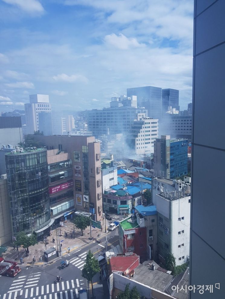 서울 을지로 인쇄골목에서 화재…"인명피해 없어"