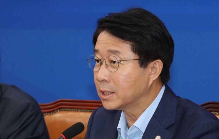 與 "조국 사법개혁 지원 위해 당정 협의 개최…역량 총동원"