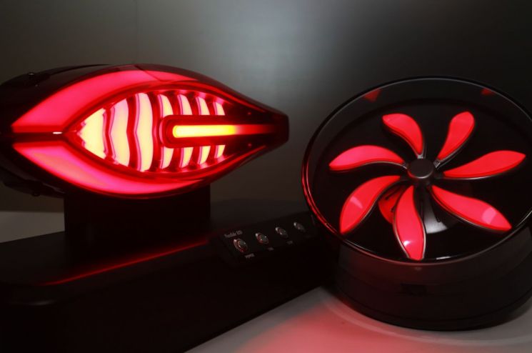 LG이노텍의 차량용 LED모듈 ‘넥슬라이드-HD’가 적용된 차량 외장 램프 모형