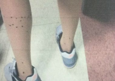 여성의 다리에 액체 구두약을 뿌린 '잉크 테러범'이 부산에서 검거됐다. 사진=부산경찰서